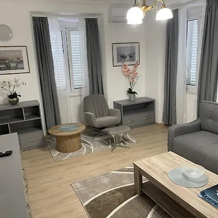 Anima Mea Old Town Apartments- Premium With Balcony Apartment